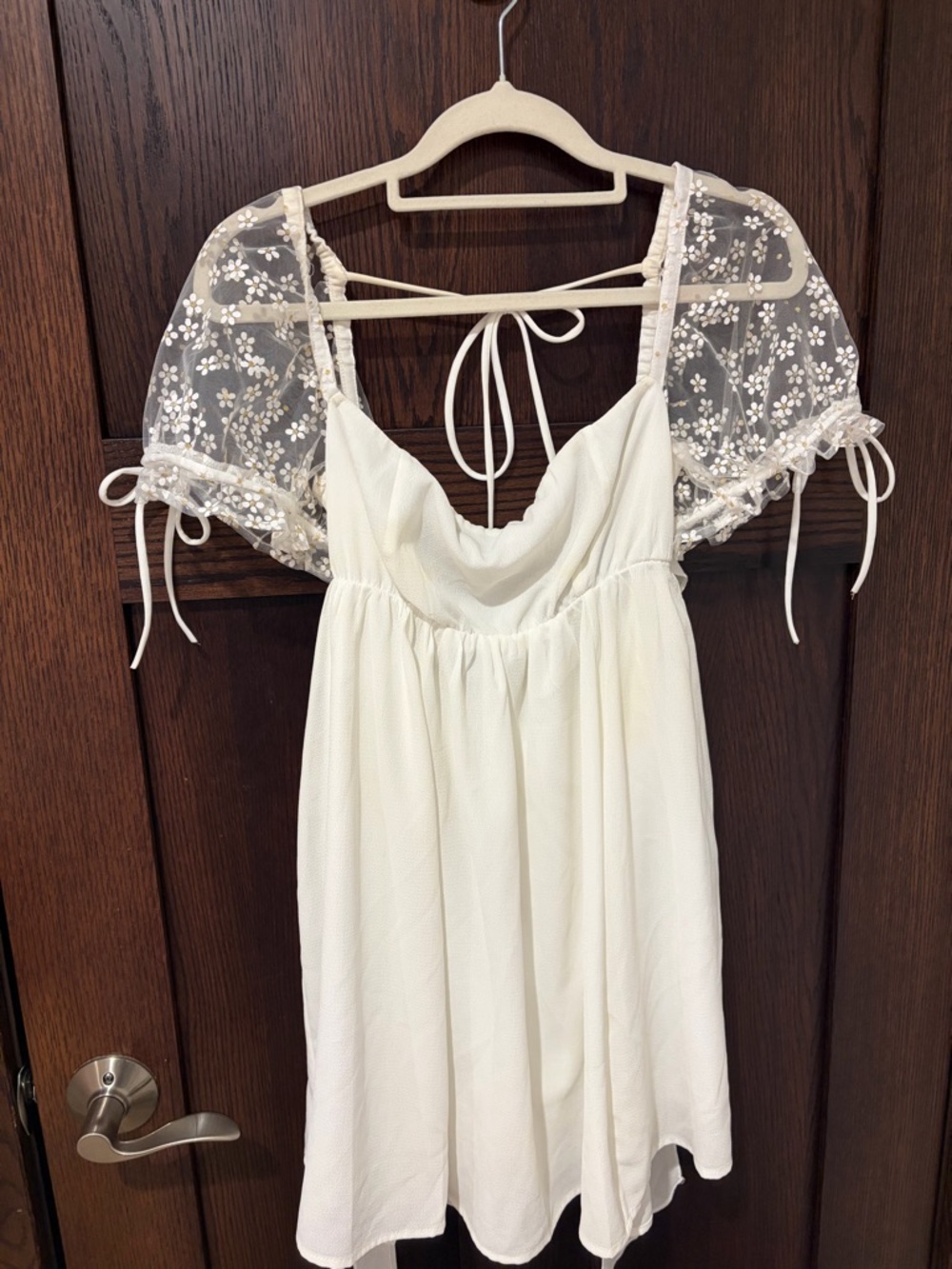 Lucy in the Sky White Floral Lace Sleeve Mini Dress
